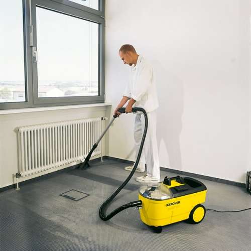 Carpet Cleaner Hire in use