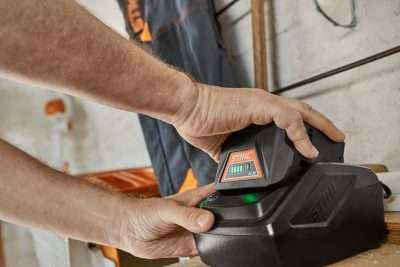 STIHL AK System Batteries & Chargers
